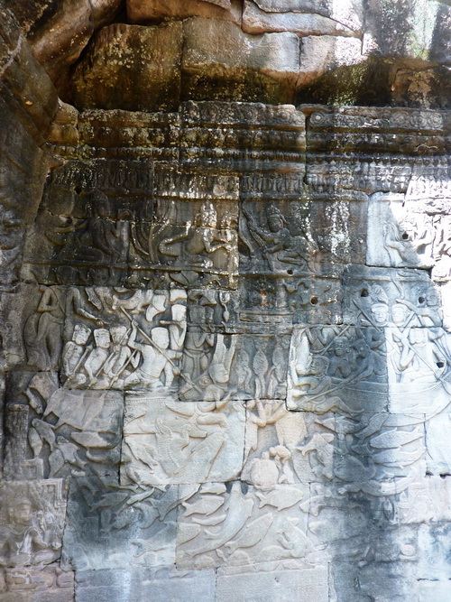 Барельефы восточной галереи, южной части храма Байон в Ангкоре.