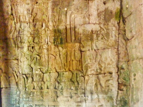 Барельеф южной галереи храма Байон в Ангкоре.