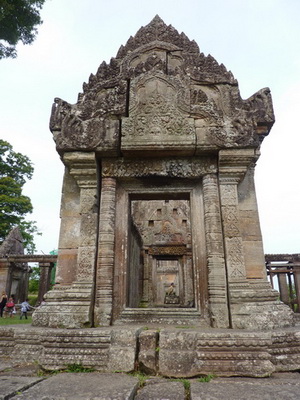 Preah Vihear gopura 4 fronton