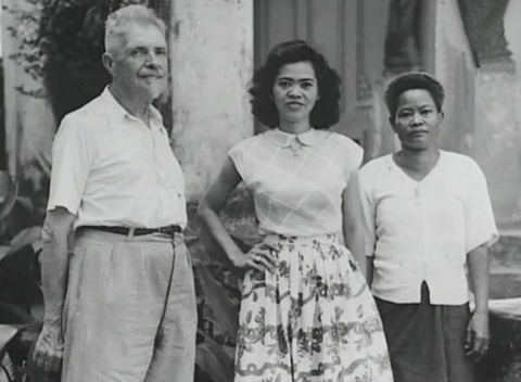 Анри Маршаль со своей камбоджийской женой Нанеф и дочерью Салли